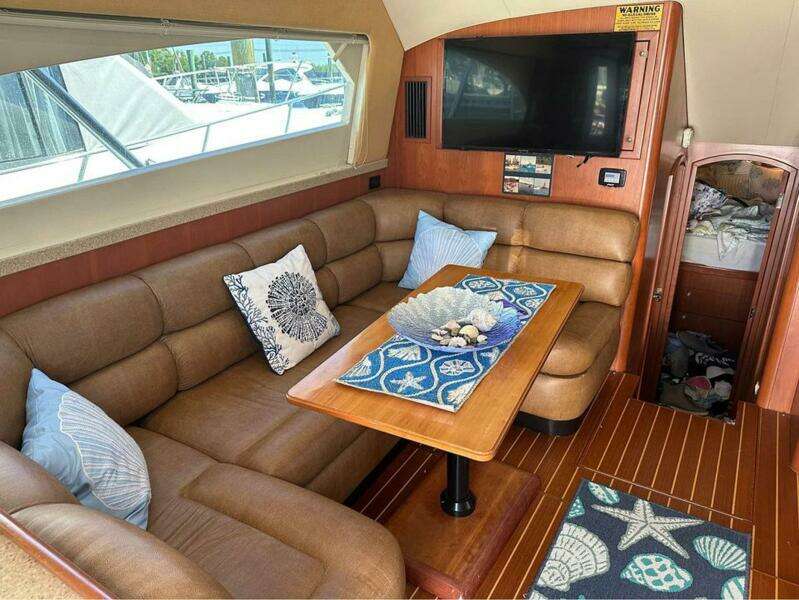 36ft Luhrs Yacht For Sale