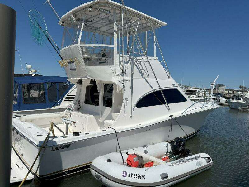 36ft Luhrs Yacht For Sale