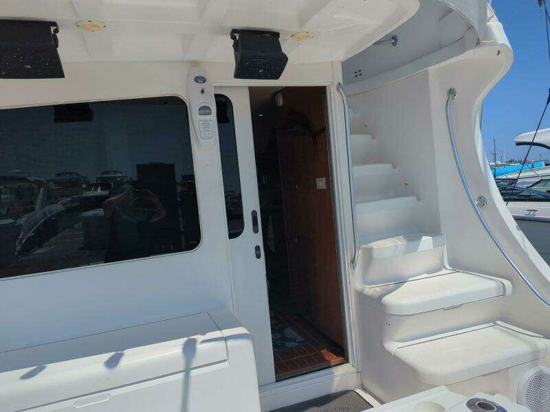 36ft Luhrs Yacht For Sale