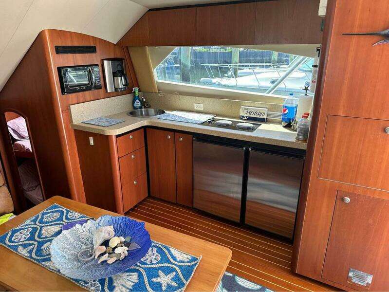 36ft Luhrs Yacht For Sale