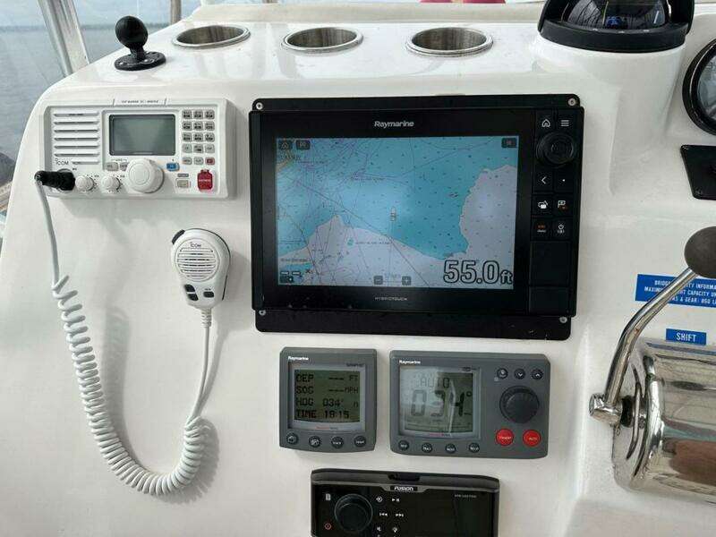 36ft Luhrs Yacht For Sale