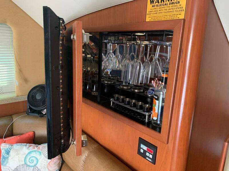 36ft Luhrs Yacht For Sale