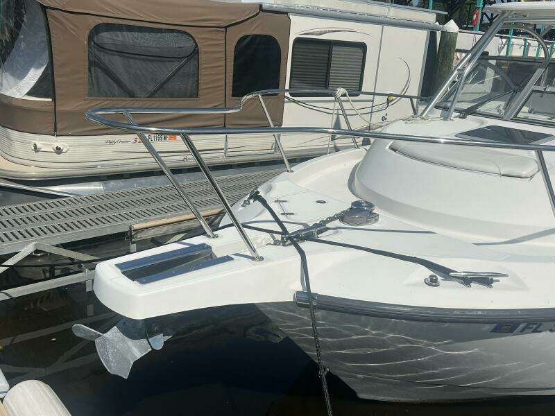 32ft Boston Whaler Yacht For Sale