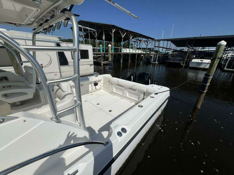 32ft Boston Whaler Yacht For Sale