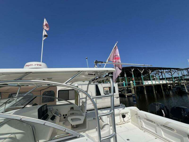32ft Boston Whaler Yacht For Sale