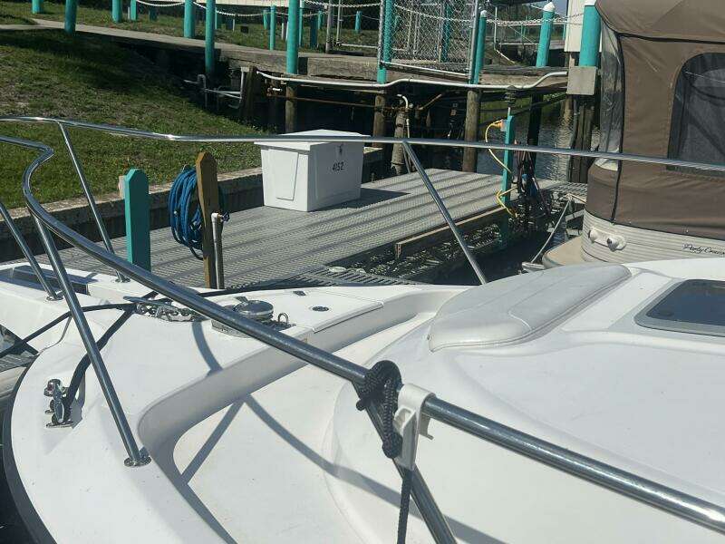 32ft Boston Whaler Yacht For Sale