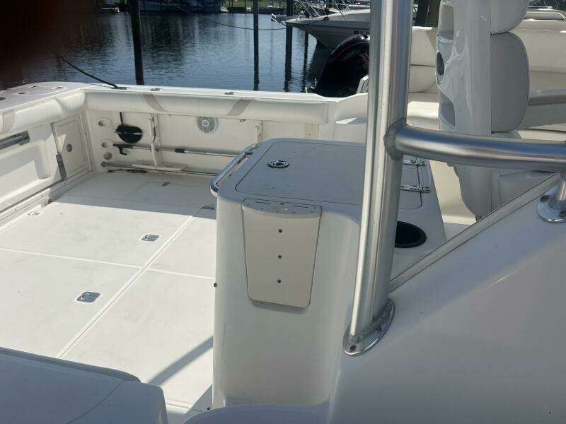 32ft Boston Whaler Yacht For Sale