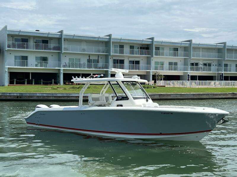 32ft Pursuit Yacht For Sale