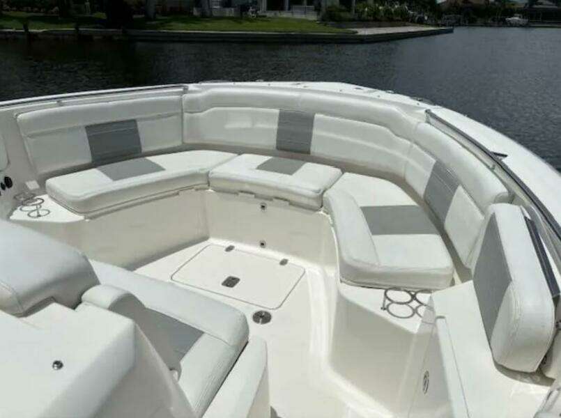 32ft Pursuit Yacht For Sale