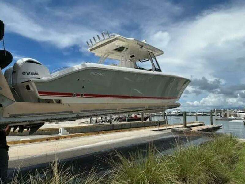 32ft Pursuit Yacht For Sale