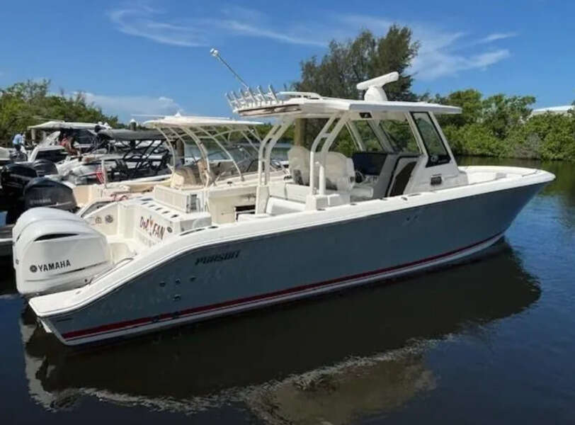 32ft Pursuit Yacht For Sale