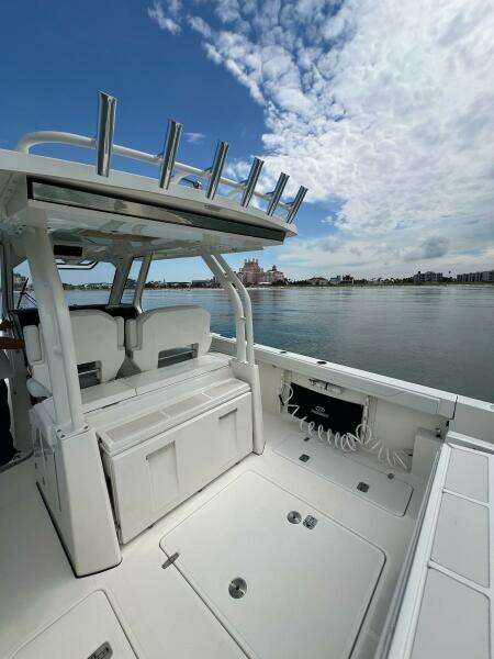32ft Pursuit Yacht For Sale