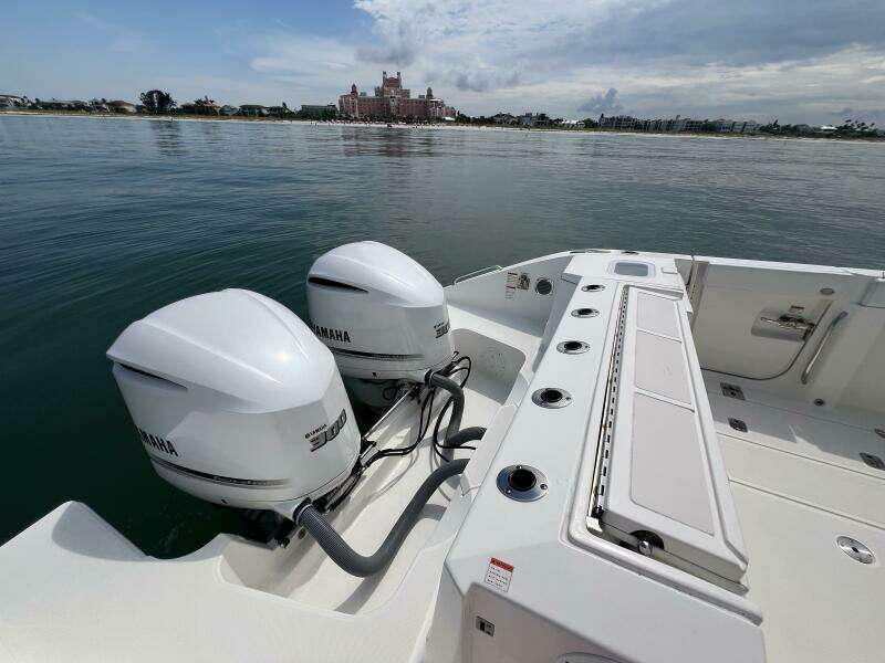 32ft Pursuit Yacht For Sale