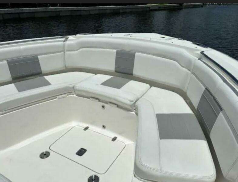 32ft Pursuit Yacht For Sale