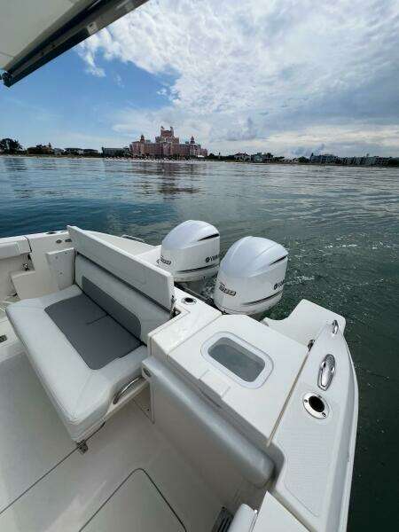 32ft Pursuit Yacht For Sale
