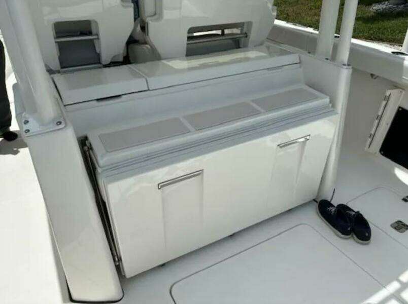 32ft Pursuit Yacht For Sale