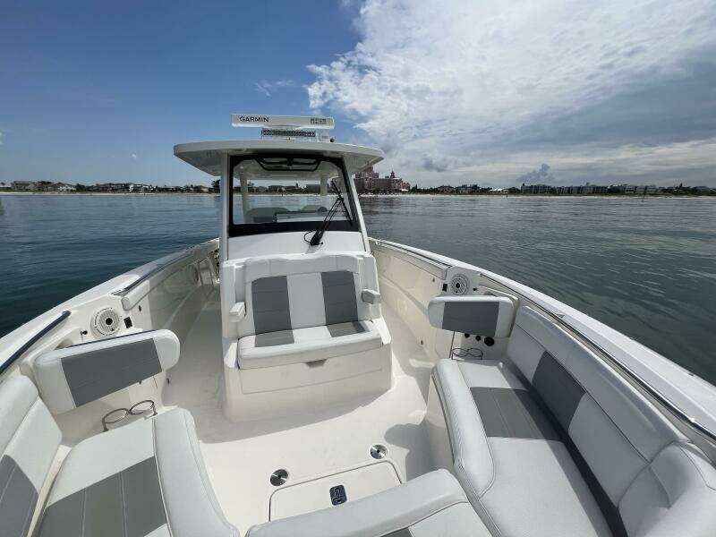 32ft Pursuit Yacht For Sale