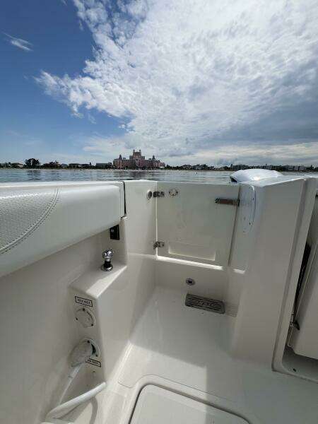 32ft Pursuit Yacht For Sale