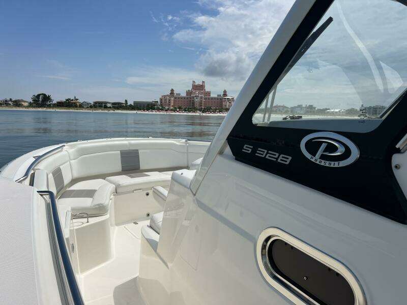 32ft Pursuit Yacht For Sale