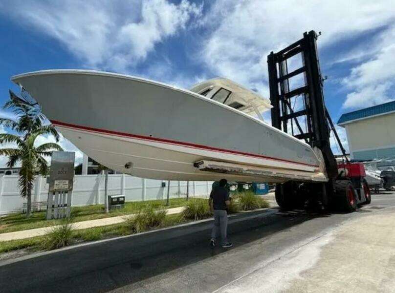 32ft Pursuit Yacht For Sale