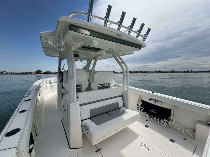 32ft Pursuit Yacht For Sale