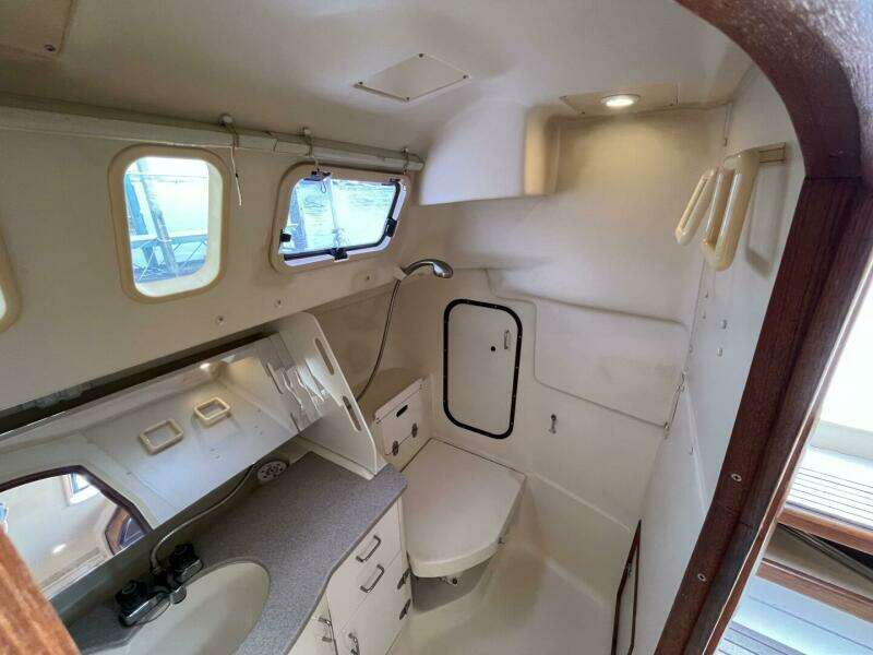 Chip Ahoy 34ft Hunter Yacht For Sale