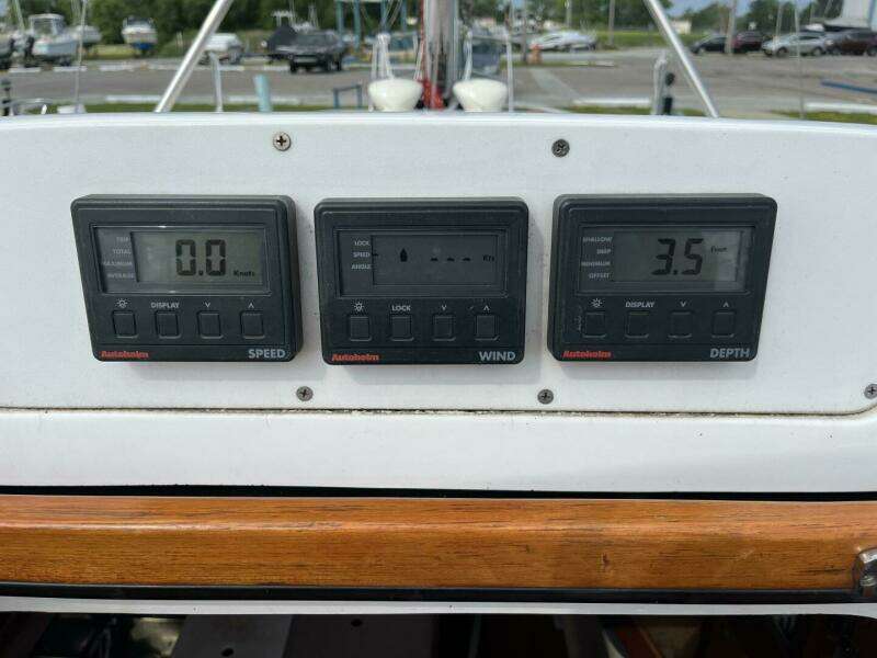 Chip Ahoy 34ft Hunter Yacht For Sale