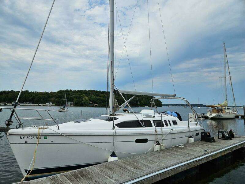 Chip Ahoy 34ft Hunter Yacht For Sale
