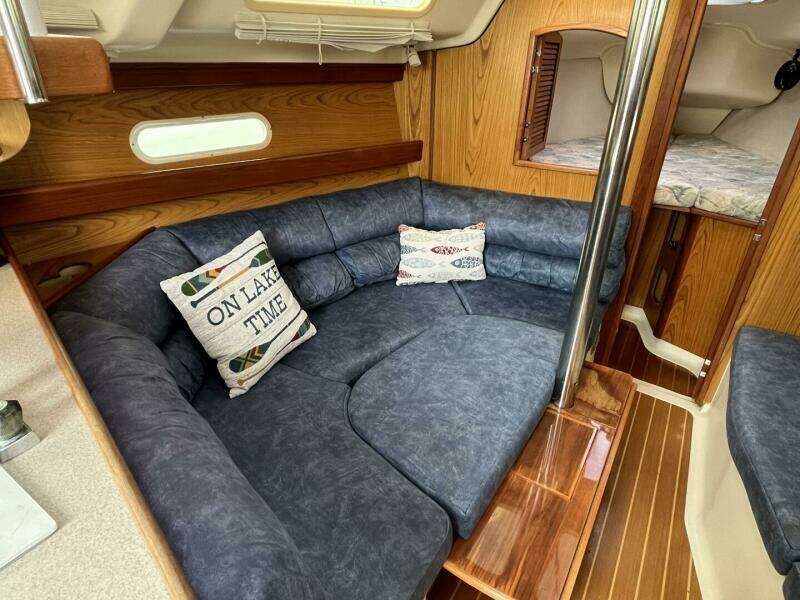 Chip Ahoy 34ft Hunter Yacht For Sale