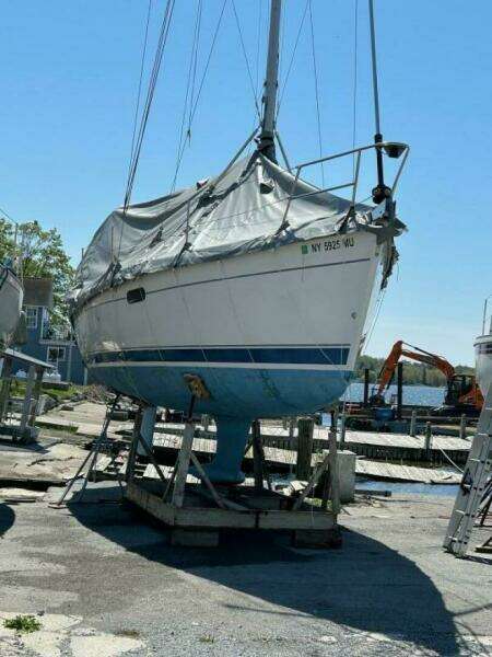 Chip Ahoy 34ft Hunter Yacht For Sale