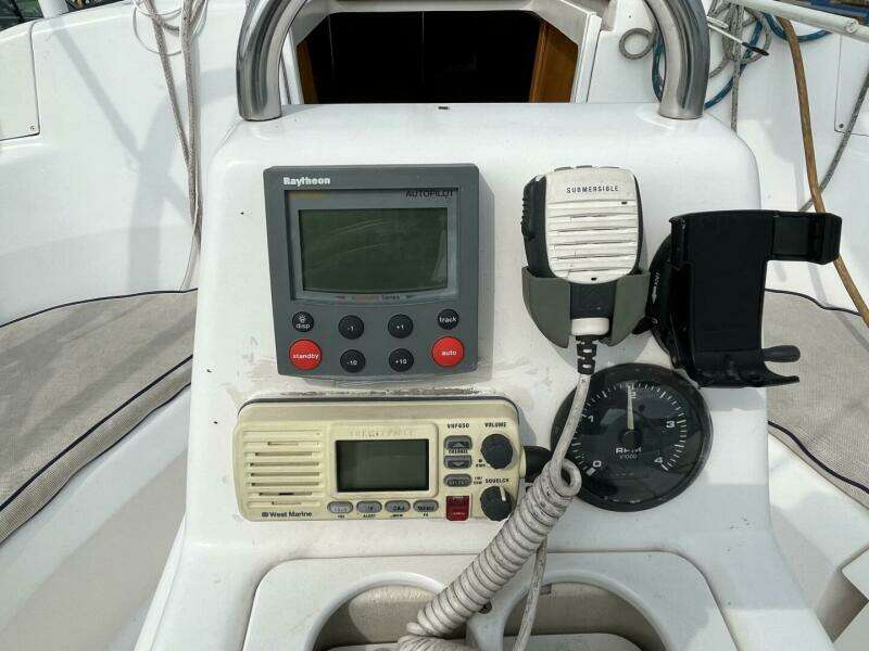 Chip Ahoy 34ft Hunter Yacht For Sale