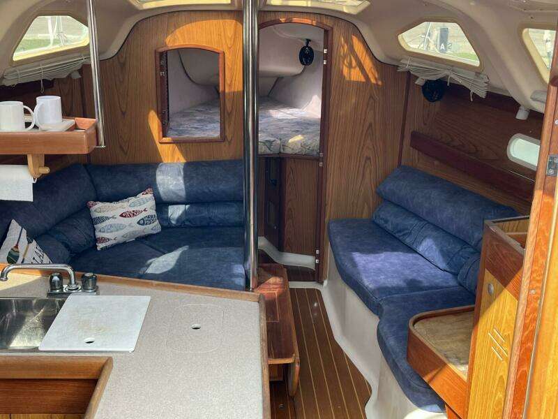 Chip Ahoy 34ft Hunter Yacht For Sale