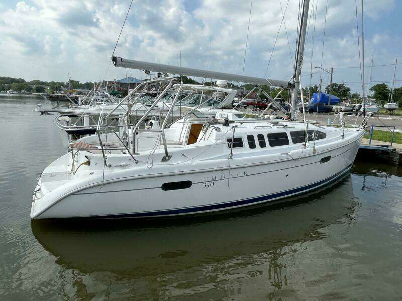 Chip Ahoy 34ft Hunter Yacht For Sale