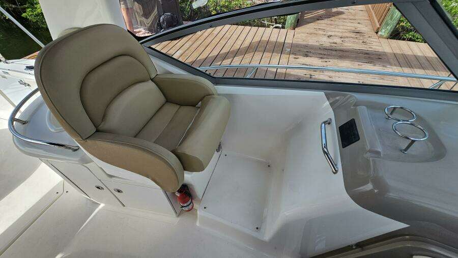 34ft Sea Ray Yacht For Sale