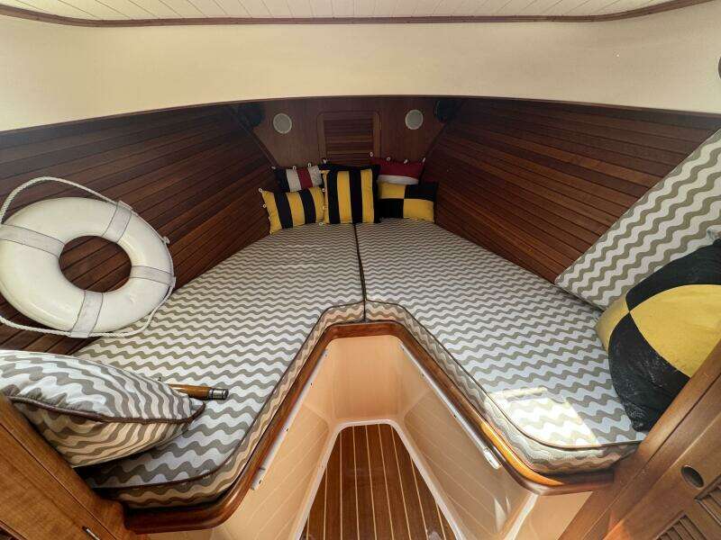 36ft Hinckley Yacht For Sale