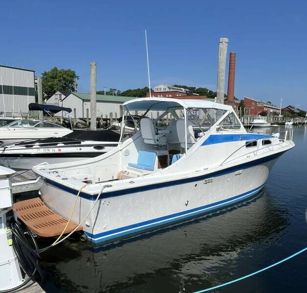 28ft Uniflite Yacht For Sale