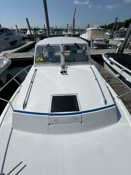 28ft Uniflite Yacht For Sale