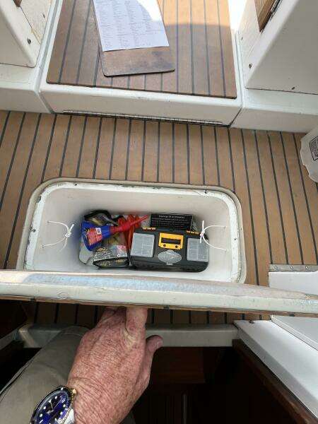 28ft Uniflite Yacht For Sale