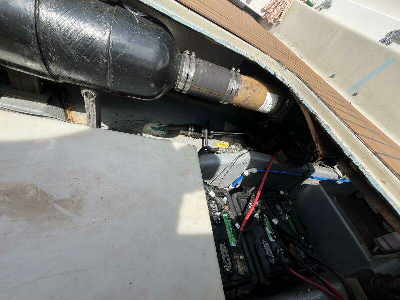 28ft Uniflite Yacht For Sale