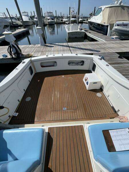 28ft Uniflite Yacht For Sale
