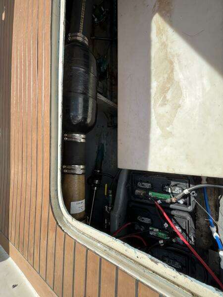 28ft Uniflite Yacht For Sale