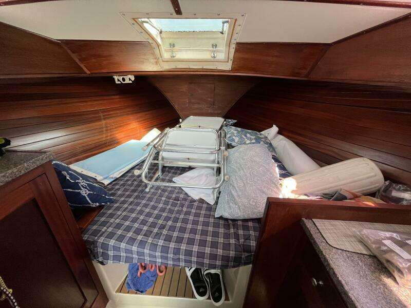 28ft Uniflite Yacht For Sale