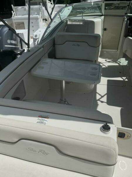 30ft Sea Ray Yacht For Sale