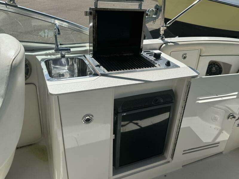 30ft Sea Ray Yacht For Sale