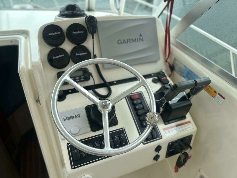30ft Pursuit Yacht For Sale