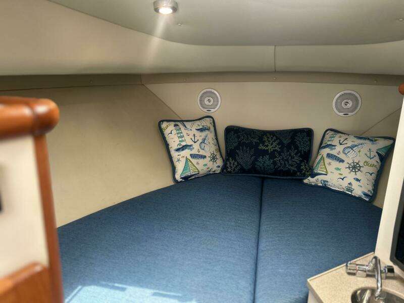 30ft Pursuit Yacht For Sale