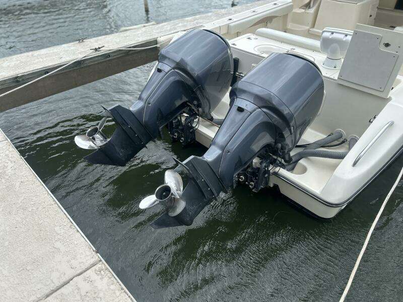 30ft Pursuit Yacht For Sale