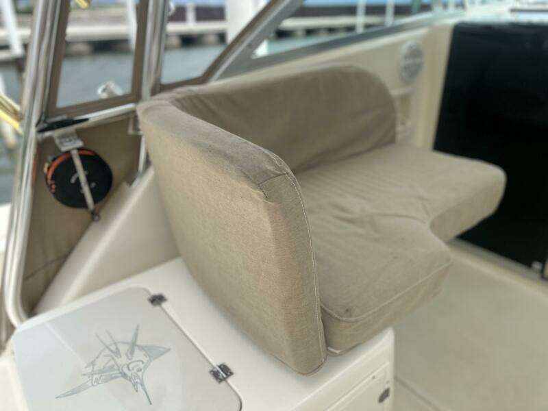 30ft Pursuit Yacht For Sale
