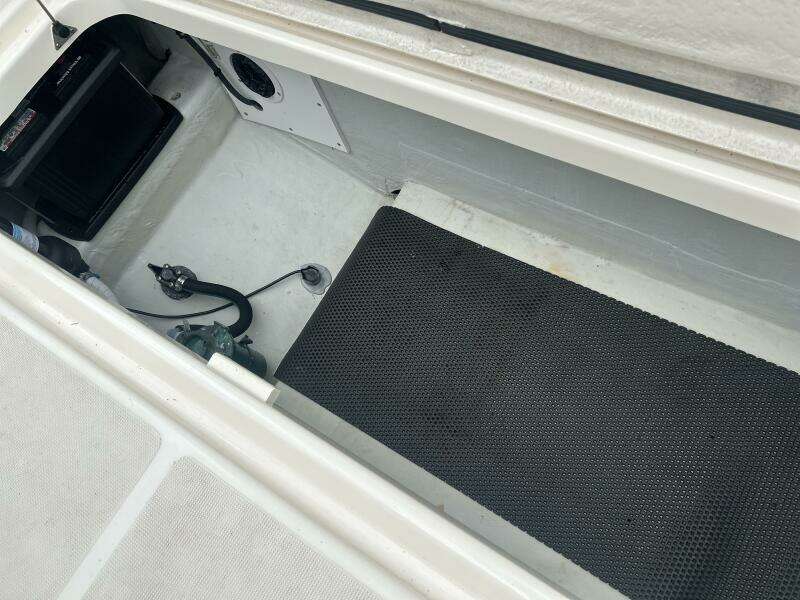 30ft Pursuit Yacht For Sale