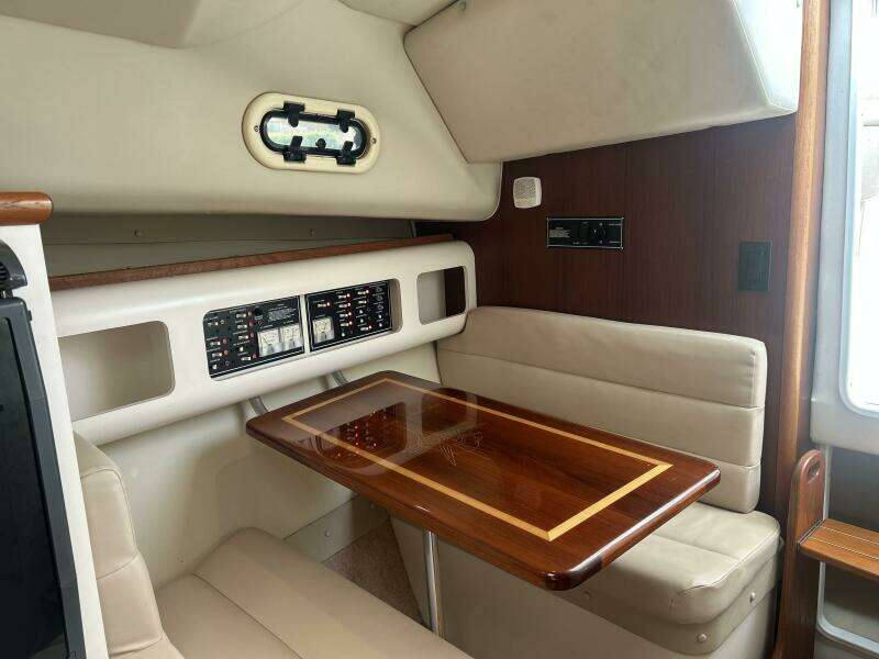 30ft Pursuit Yacht For Sale